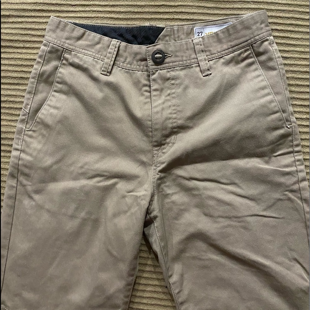Boys volcom shorts